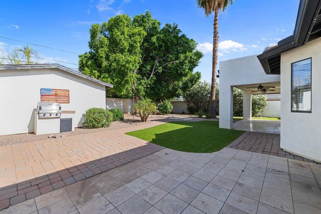 5233 N 15th Street, Phoenix, AZ 85014