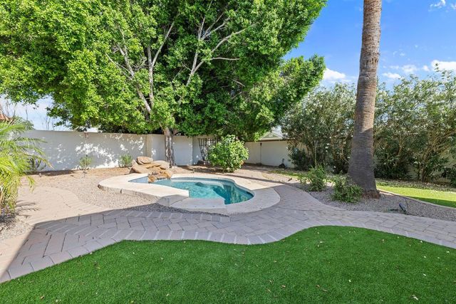 5233 N 15th Street, Phoenix, AZ 85014