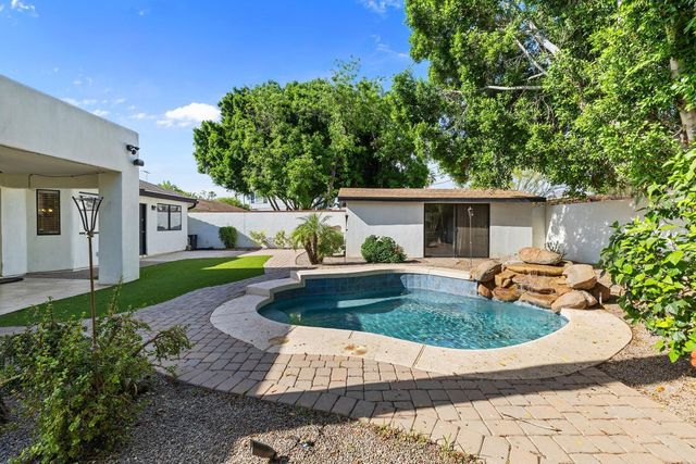 5233 N 15th Street, Phoenix, AZ 85014