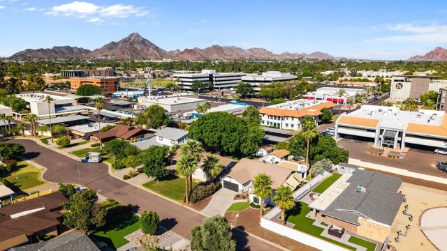 5233 N 15th Street, Phoenix, AZ 85014