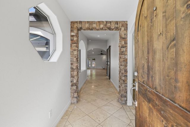 5233 N 15th Street, Phoenix, AZ 85014