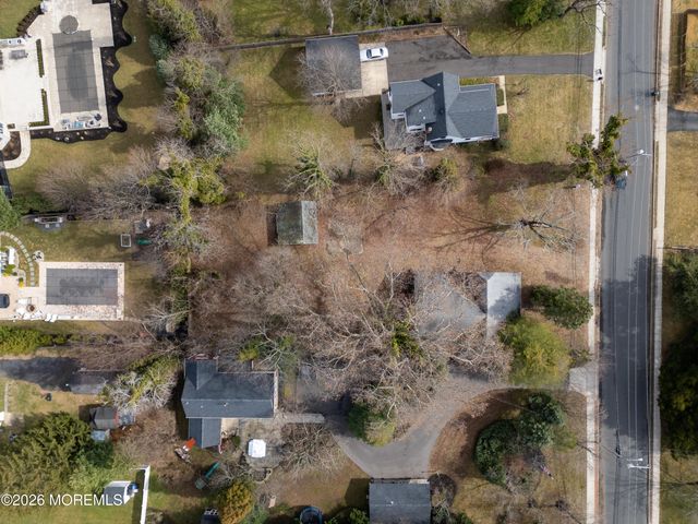 33 Markham Place, Little Silver, NJ 07739