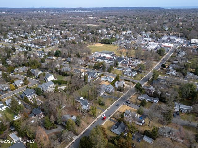 33 Markham Place, Little Silver, NJ 07739