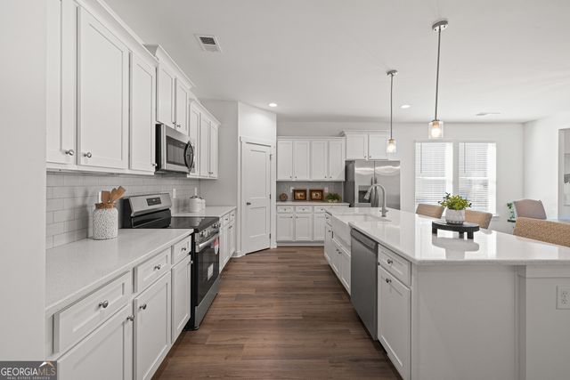 213 Cochin Drive, Statham, GA 30666