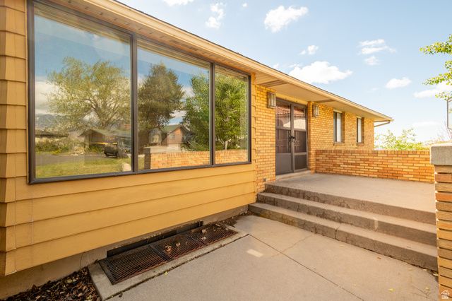 2534 E GRAND POINT CIR, Sandy, UT 84092