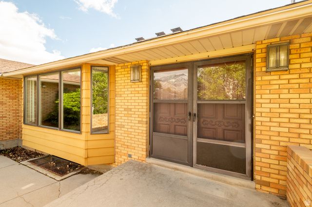 2534 E GRAND POINT CIR, Sandy, UT 84092