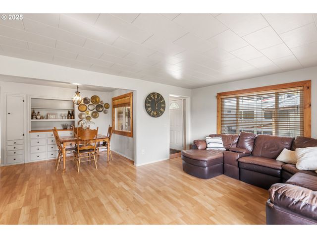 1175 NORTHSIDE Rd, Sutherlin, OR 97479