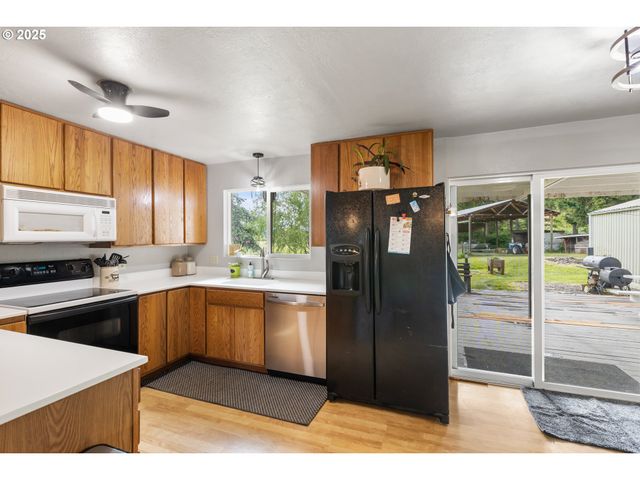 1175 NORTHSIDE Rd, Sutherlin, OR 97479