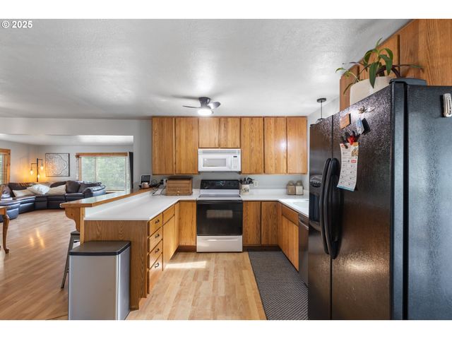 1175 NORTHSIDE Rd, Sutherlin, OR 97479