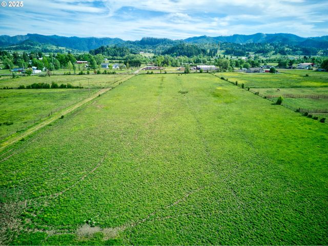 1175 NORTHSIDE Rd, Sutherlin, OR 97479