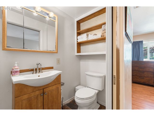 1175 NORTHSIDE Rd, Sutherlin, OR 97479