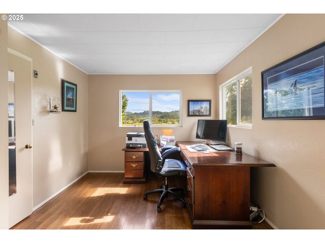 1175 NORTHSIDE Rd, Sutherlin, OR 97479