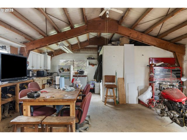 1175 NORTHSIDE Rd, Sutherlin, OR 97479