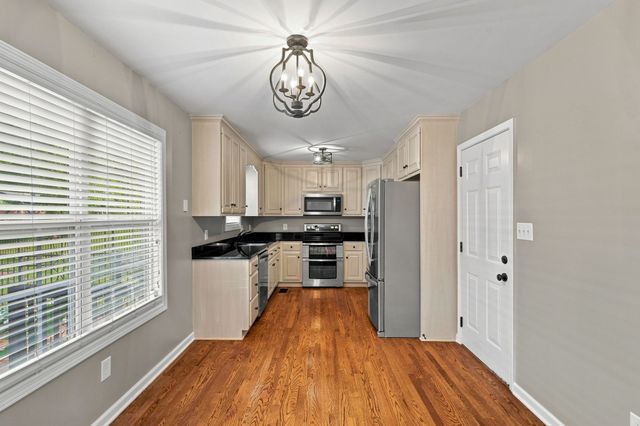 246 Walbrook Dr, Gallatin, TN 37066