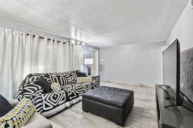 3613 W MINNEHAHA STREET, Tampa, FL 33614