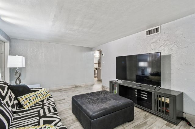 3613 W MINNEHAHA STREET, Tampa, FL 33614