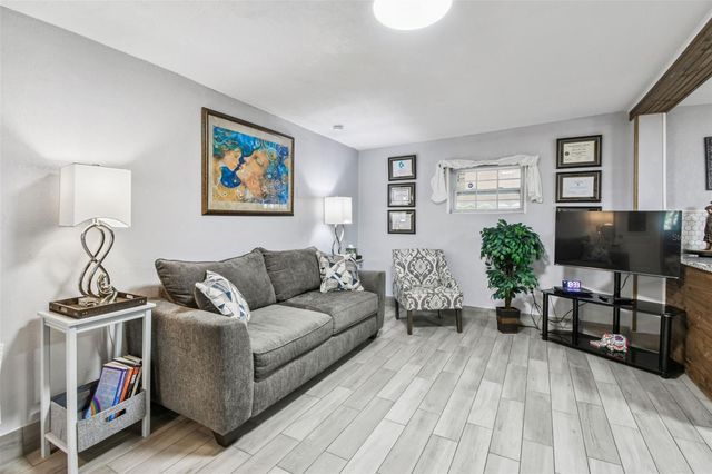 3613 W MINNEHAHA STREET, Tampa, FL 33614