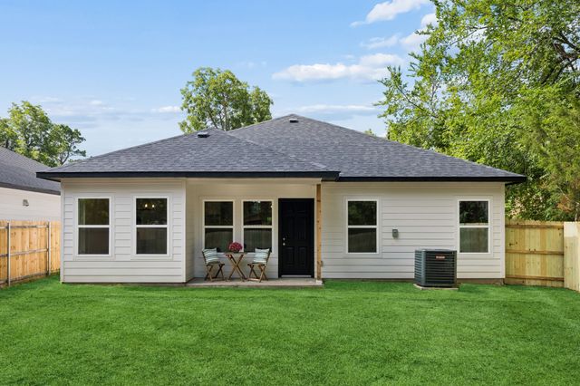 2810 Gillespie Street, Greenville, TX 75401
