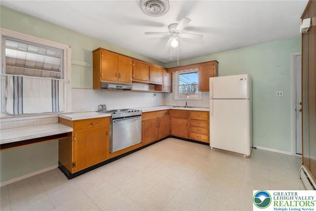 1327 West Wyoming Street, Allentown City, PA 18103