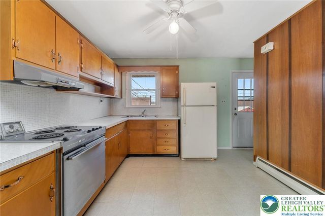 1327 West Wyoming Street, Allentown City, PA 18103