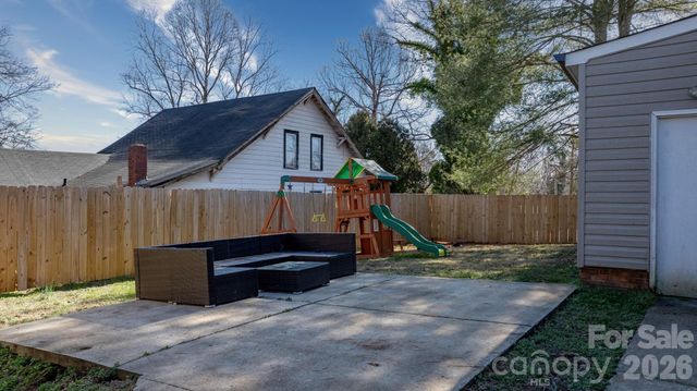 606 Prospect Street NW, Lenoir, NC 28645