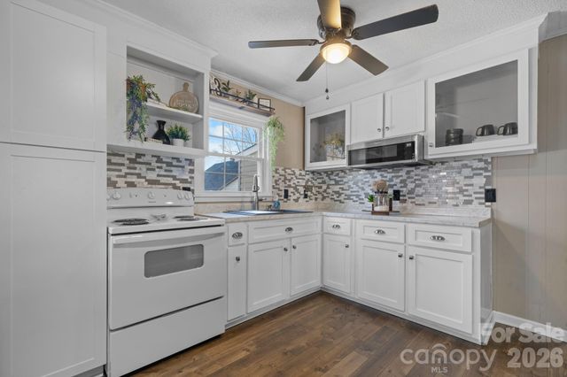 606 Prospect Street NW, Lenoir, NC 28645