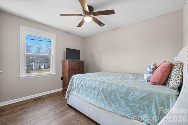 606 Prospect Street NW, Lenoir, NC 28645