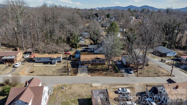 606 Prospect Street NW, Lenoir, NC 28645