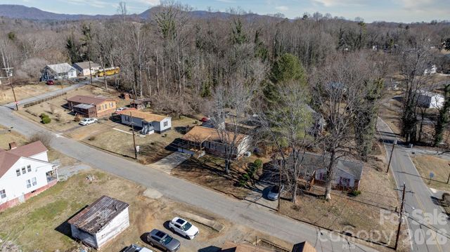 606 Prospect Street NW, Lenoir, NC 28645