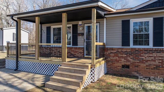 606 Prospect Street NW, Lenoir, NC 28645