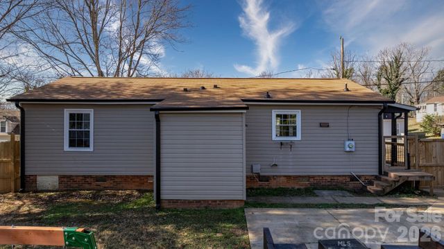 606 Prospect Street NW, Lenoir, NC 28645