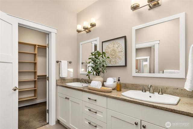 633 Pierce Court NW, Bainbridge Island, WA 98110