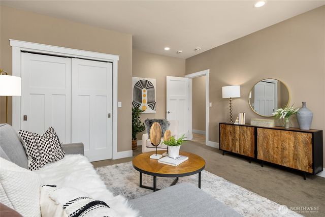 633 Pierce Court NW, Bainbridge Island, WA 98110