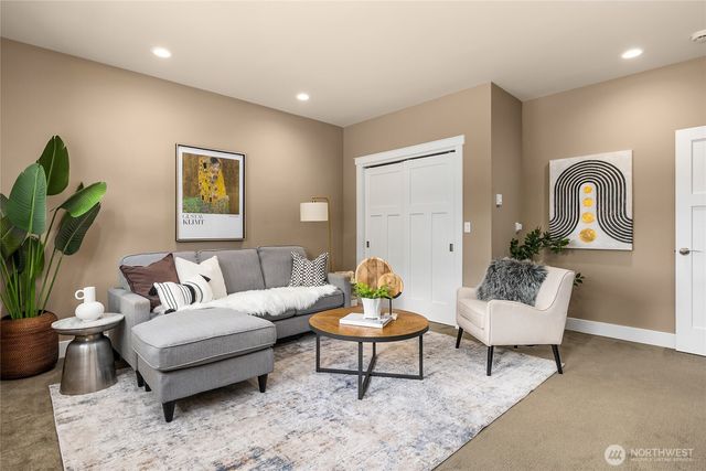 633 Pierce Court NW, Bainbridge Island, WA 98110
