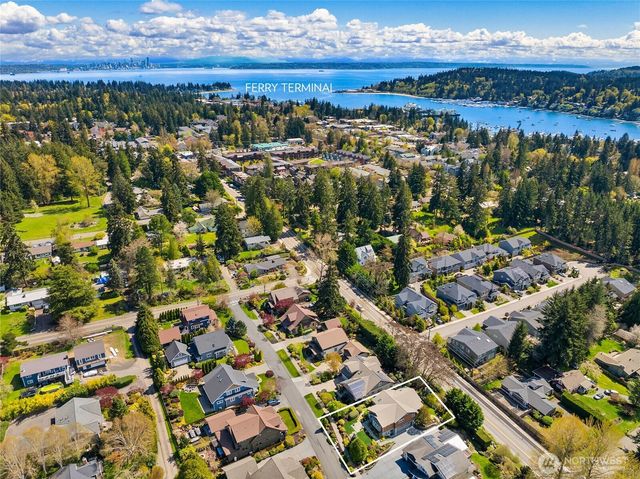 633 Pierce Court NW, Bainbridge Island, WA 98110