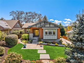 633 Pierce Court NW, Bainbridge Island, WA 98110