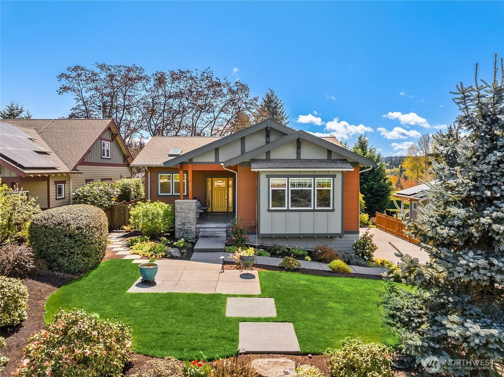 633 Pierce Court NW, Bainbridge Island, WA 98110