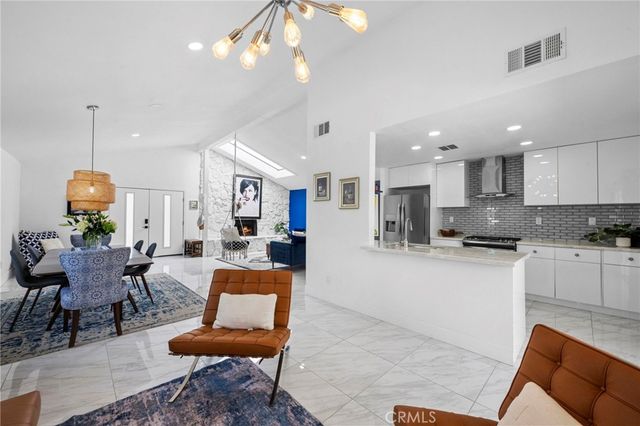 767 E El Escudero, Palm Springs, CA 92262
