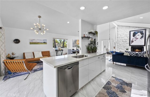 767 E El Escudero, Palm Springs, CA 92262