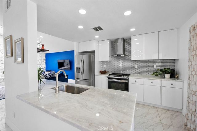 767 E El Escudero, Palm Springs, CA 92262