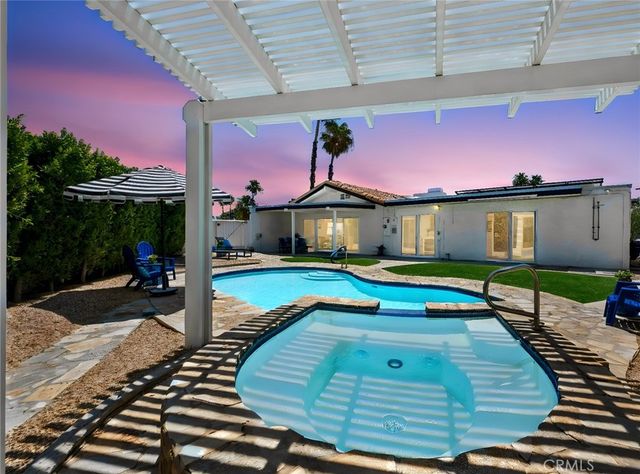 767 E El Escudero, Palm Springs, CA 92262