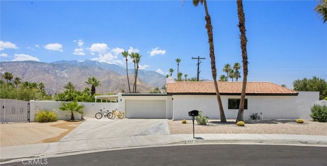 767 E El Escudero, Palm Springs, CA 92262