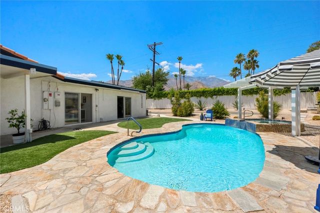 767 E El Escudero, Palm Springs, CA 92262