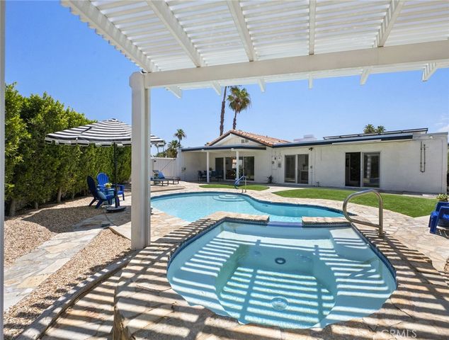 767 E El Escudero, Palm Springs, CA 92262