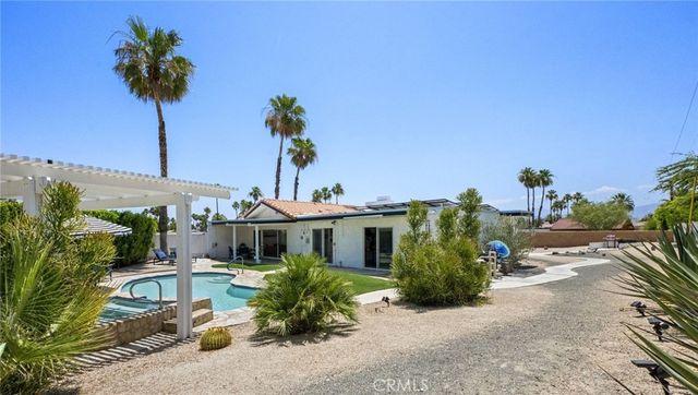 767 E El Escudero, Palm Springs, CA 92262