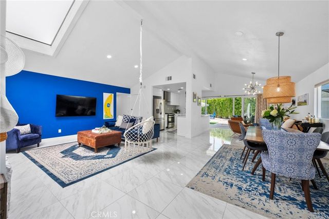 767 E El Escudero, Palm Springs, CA 92262