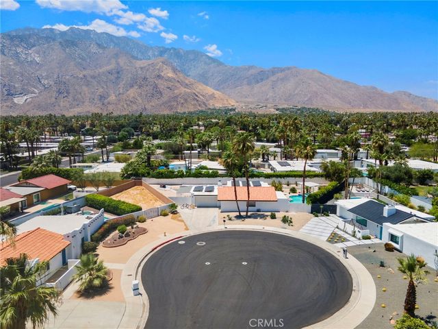 767 E El Escudero, Palm Springs, CA 92262