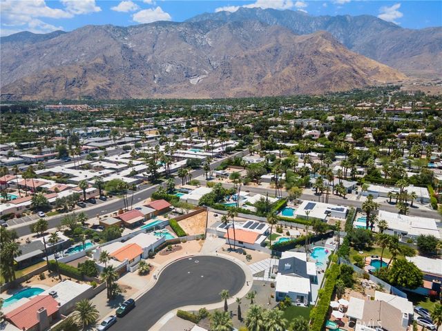 767 E El Escudero, Palm Springs, CA 92262