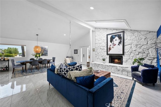 767 E El Escudero, Palm Springs, CA 92262