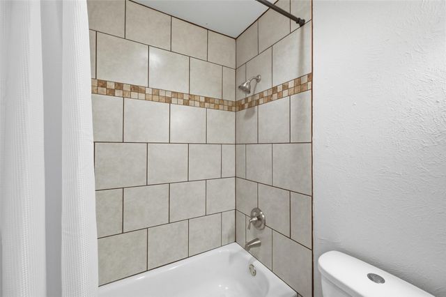 5910 Willow View Drive, Arlington, TX 76017